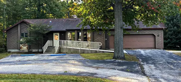 1025 University, Marinette, WI 54143