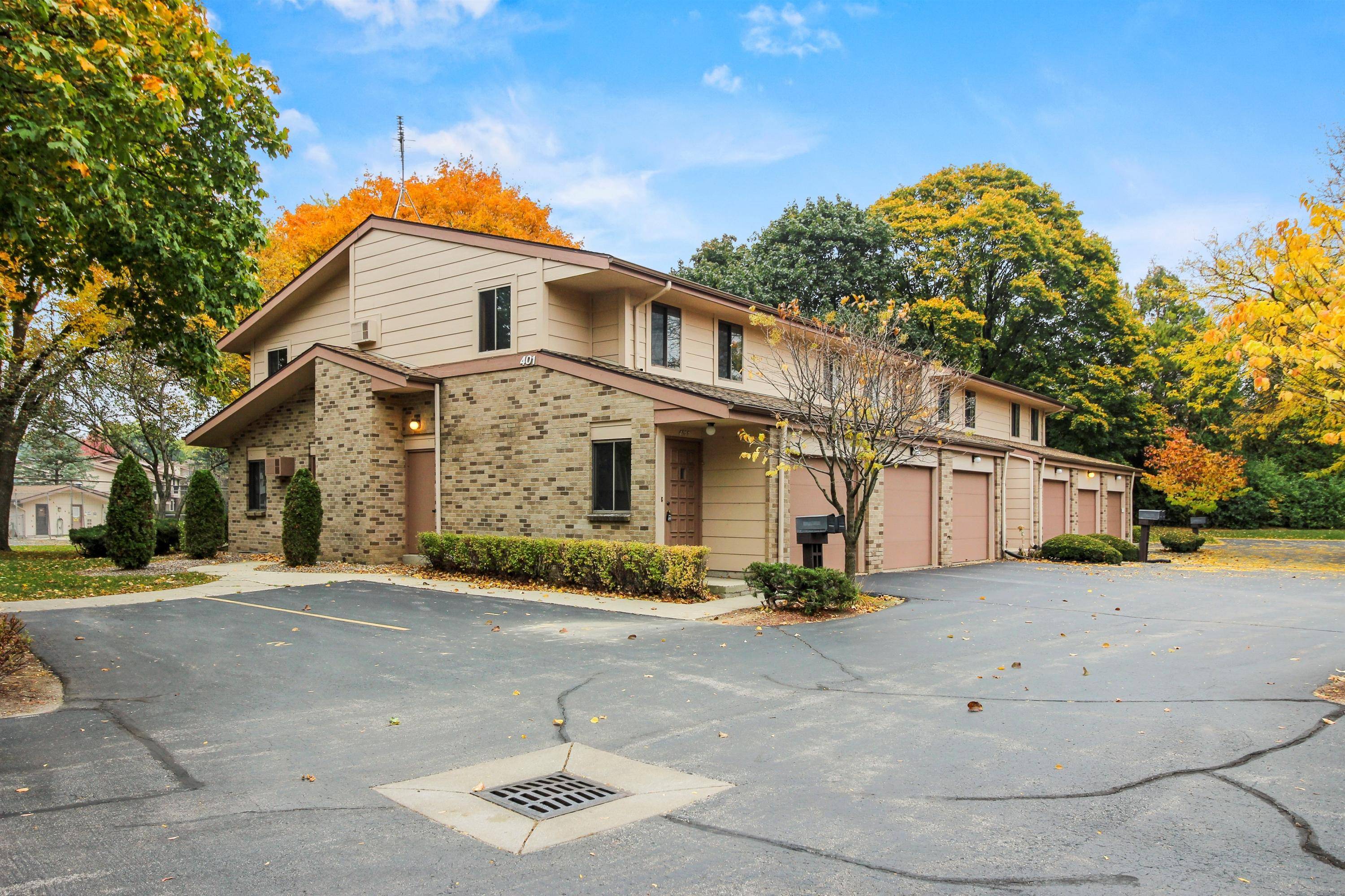401 Cheviot Chase - Unit 1, Waukesha, WI 53186