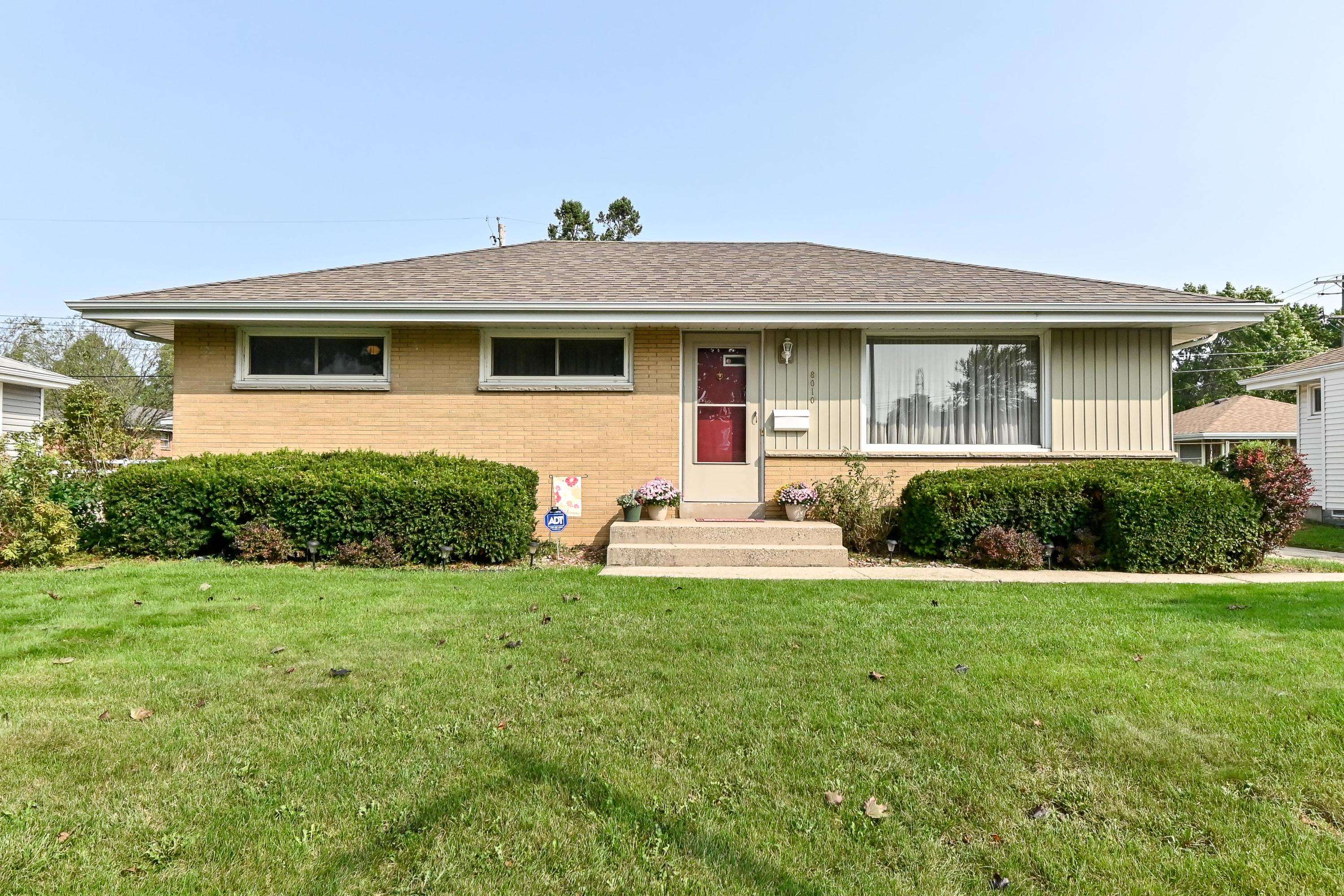 8010 W Norwich St, Milwaukee, WI 53220