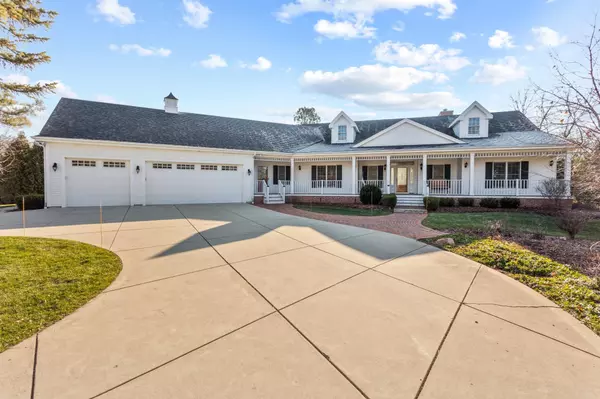 3955 W Mequon Rd, Mequon, WI 53092