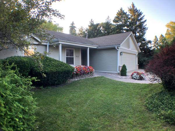 9020 Lakeshore Dr, Pleasant Prairie, WI 53158