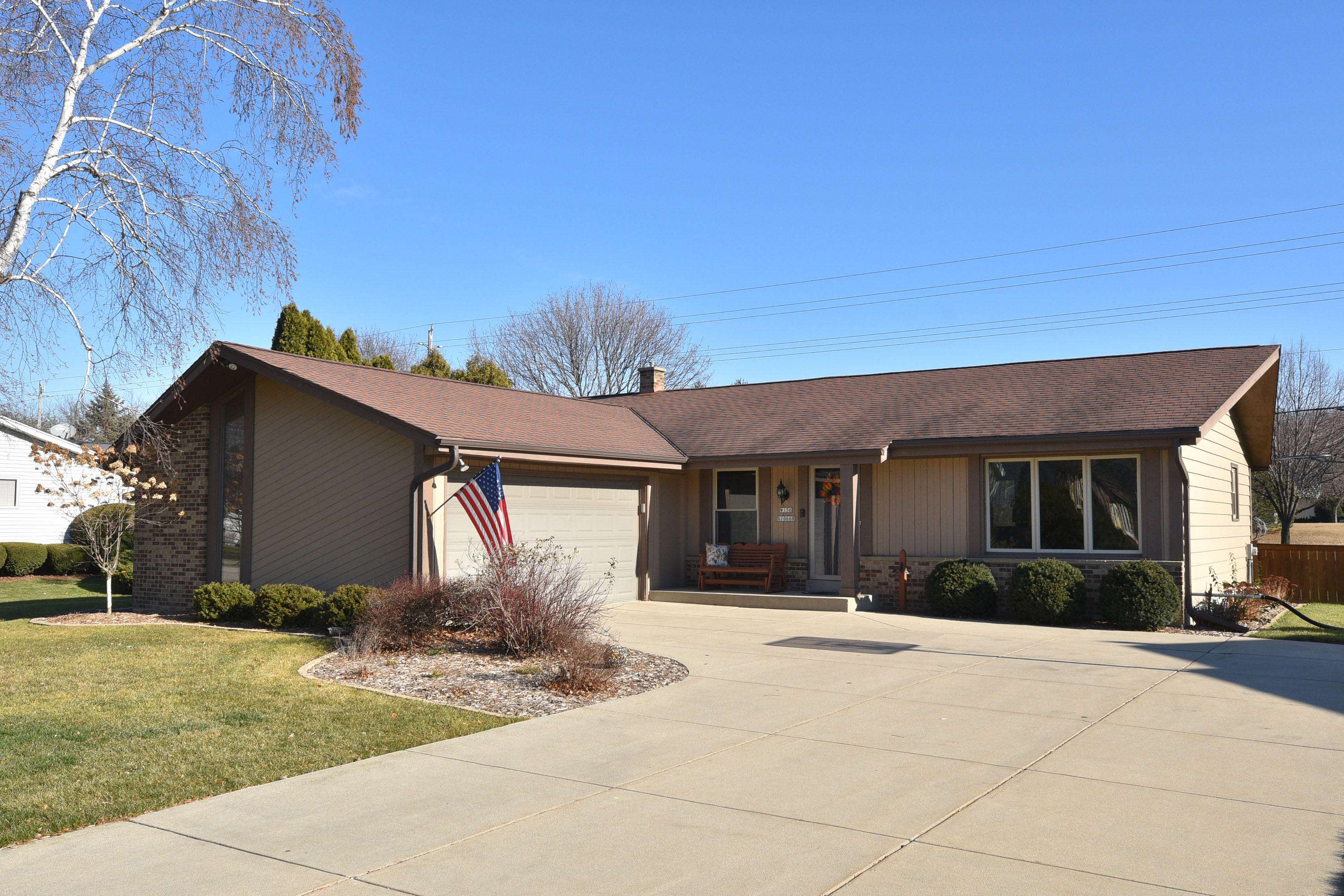W156N10668 Cobbler Ln, Germantown, WI 53022