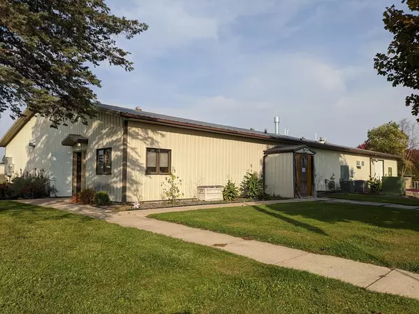 100 Hattan St, Bangor, WI 54614