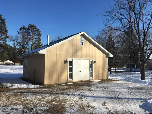 Crivitz, WI 54114,936 Robert St