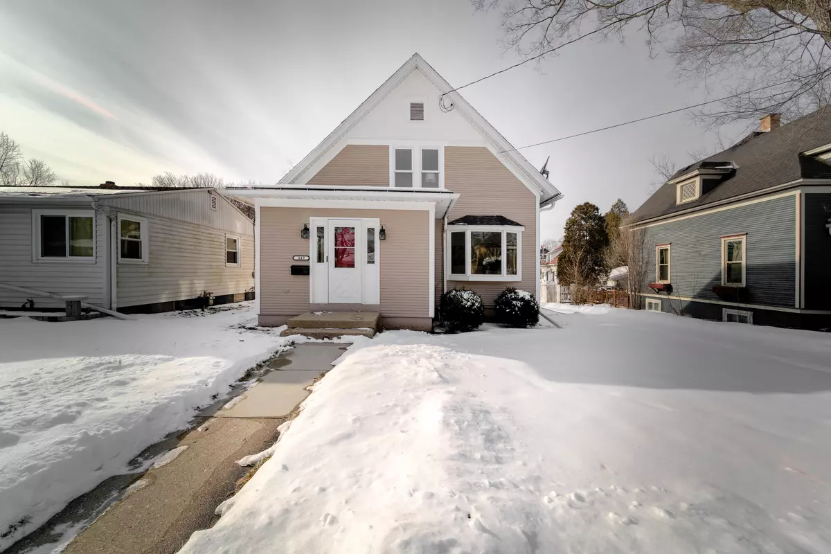 Burlington, WI 53105,449 Hawthorn St