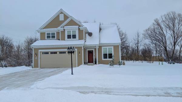 W235N6588 Outer Circle Dr, Sussex, WI 53089