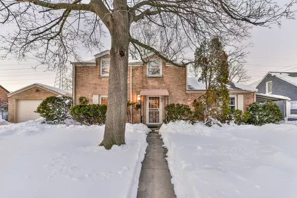 338 E Waterford Ave, Milwaukee, WI 53207