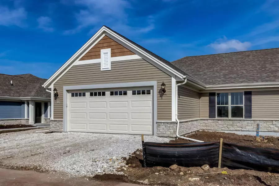 826 Margo Cir Unit 0601, Eagle, WI 53119