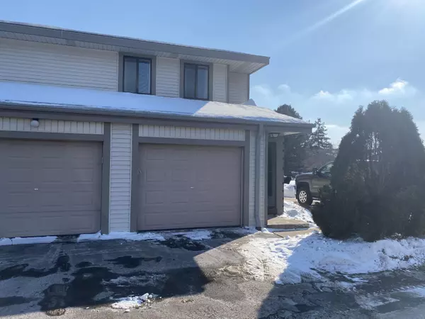 W177N9733 Riversbend Cir E Unit 5, Germantown, WI 53022