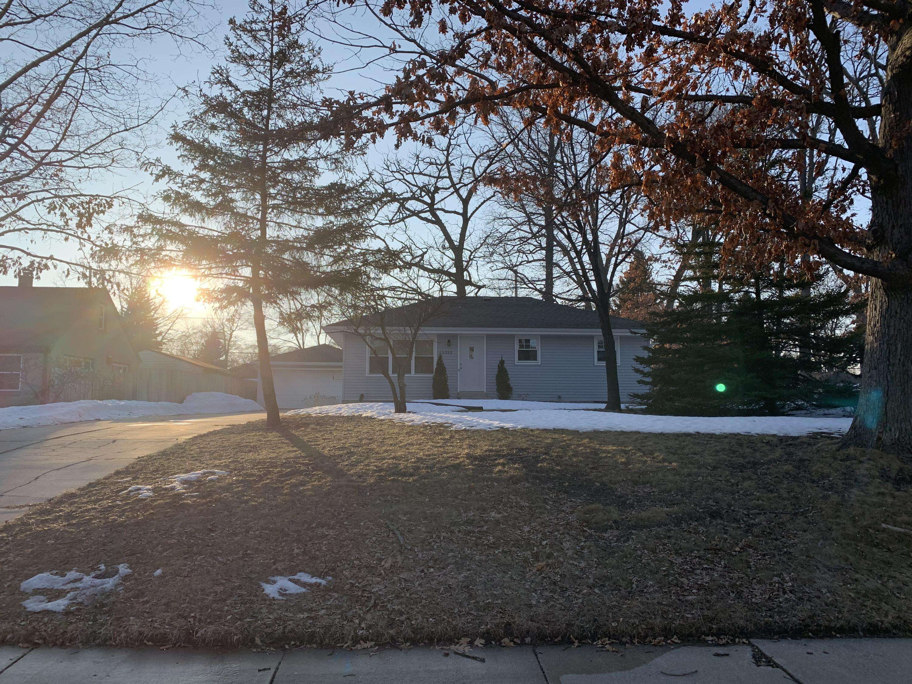5353 S 6th St, Milwaukee, WI 53221