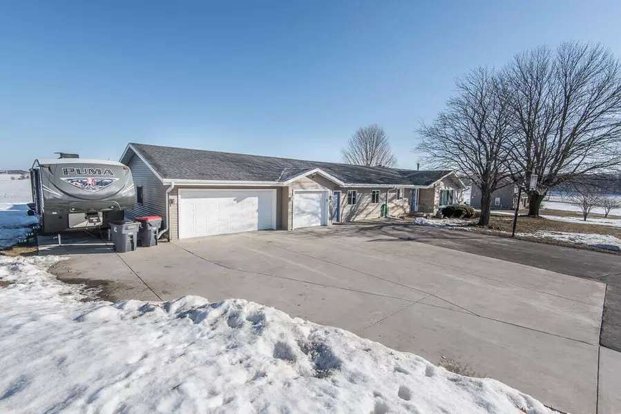 W2074 Gopher Hill Rd, Ixonia, WI 53036