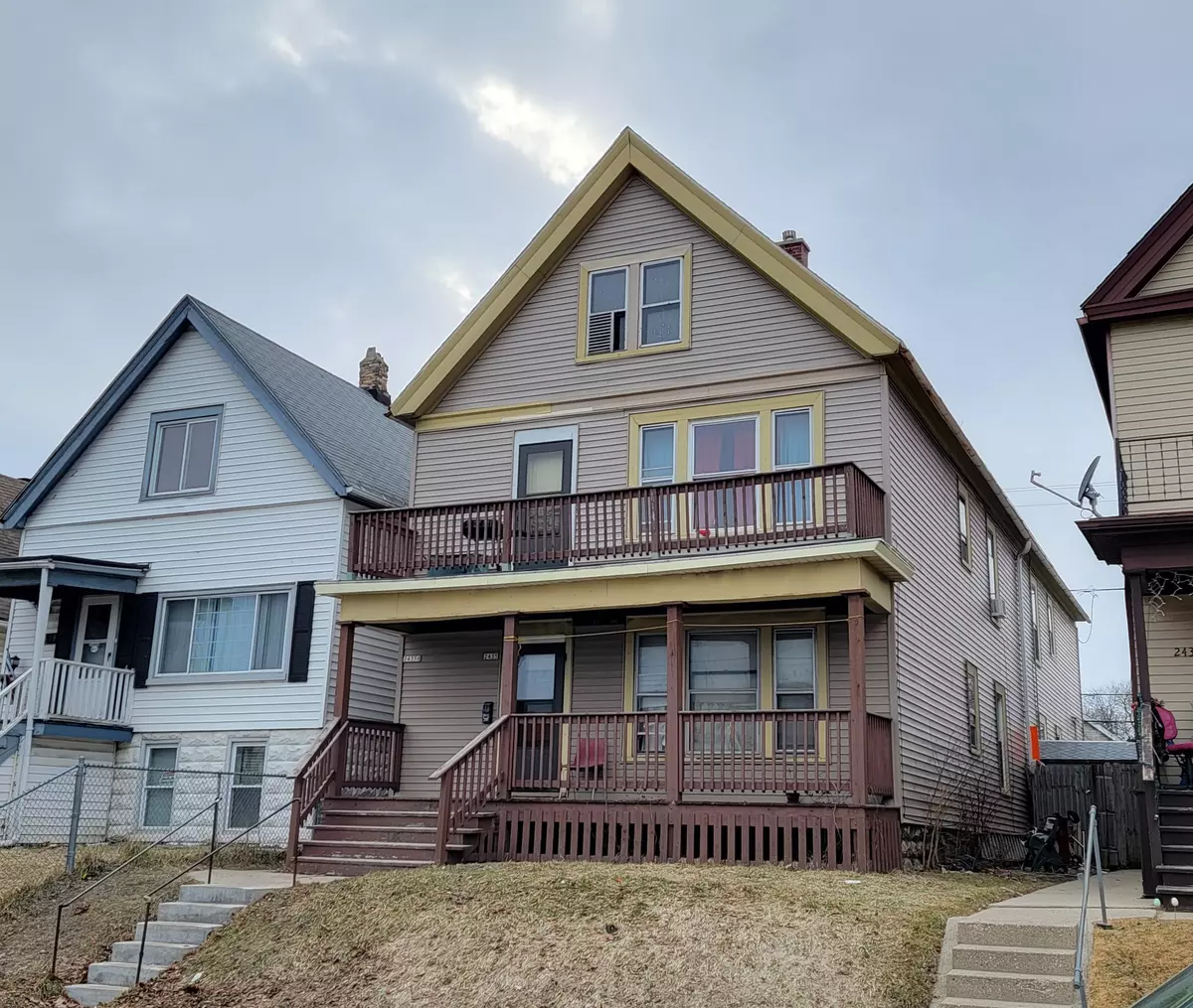 Milwaukee, WI 53215,2435 S 19th St