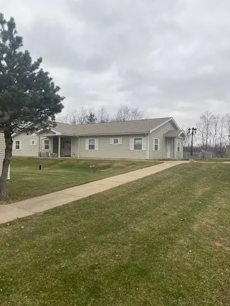 12210 Antioch Rd, Salem Lakes, WI 53179