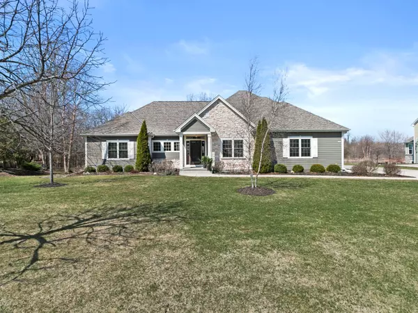 7180 W River Birch Dr, Mequon, WI 53092