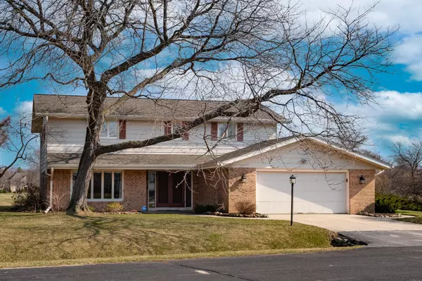 5 Shorewood Ct, Wind Point, WI 53402