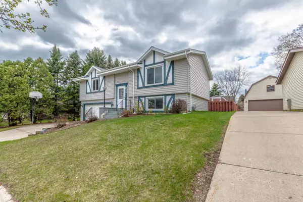 West Bend, WI 53090,814 Kings Ridge Ct E