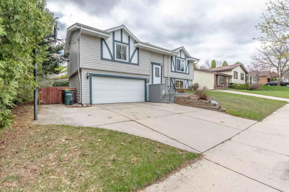 West Bend, WI 53090,814 Kings Ridge Ct E