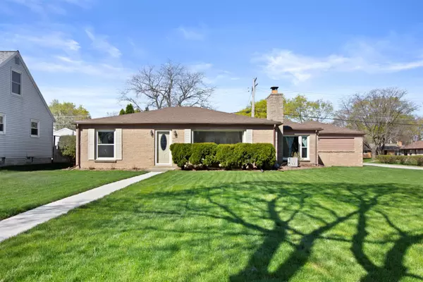 Wauwatosa, WI 53222,3633 N 100th St