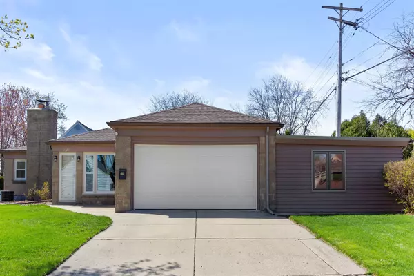 Wauwatosa, WI 53222,3633 N 100th St