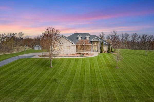 W5465 Abel Dr, Byron, WI 54937