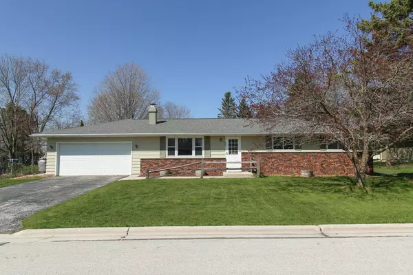 229 Crestwood Dr, Elkhart Lake, WI 53020