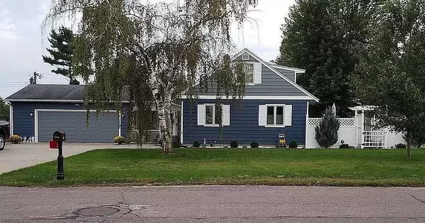 204 Callaway Blvd, Campbell, WI 54603