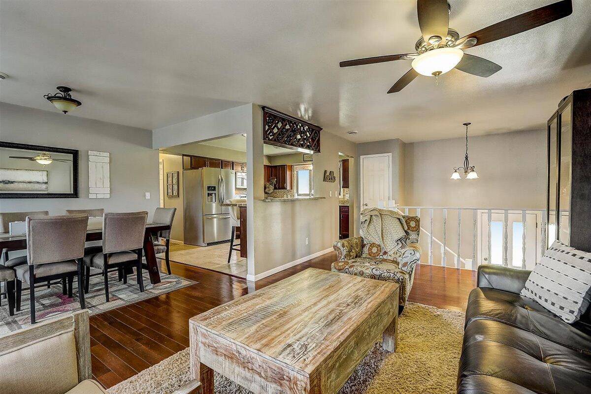 15105 W Mark Dr, New Berlin, WI 53151