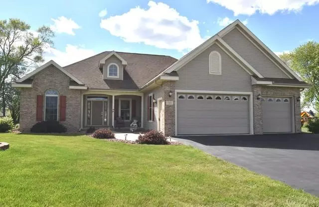 719 Meadow Ct, Twin Lakes, WI 53181