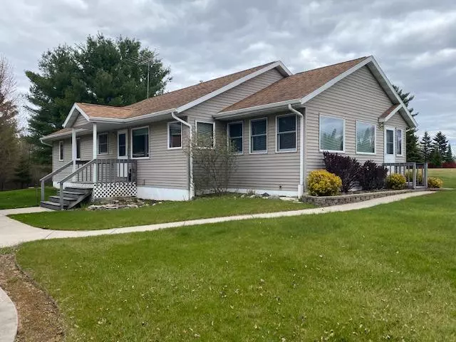 W8490 Germantown Rd, Crivitz, WI 54114