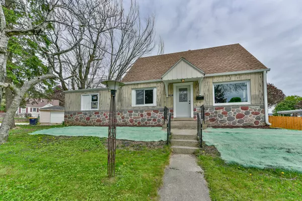 7110 W Stuth Pl, West Allis, WI 53219