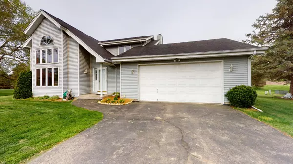 S91W35165 Prairie Ct, Eagle, WI 53119