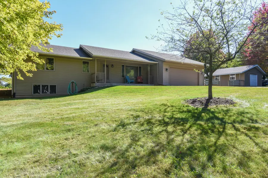 435 N Honey Lake Rd, Rochester, WI 53105