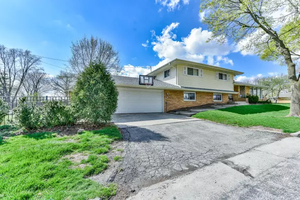 Wauwatosa, WI 53222,3633 N 101st St