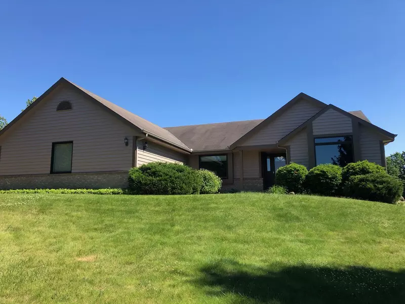 W339S9849 Red Brae Ct, Mukwonago, WI 53149