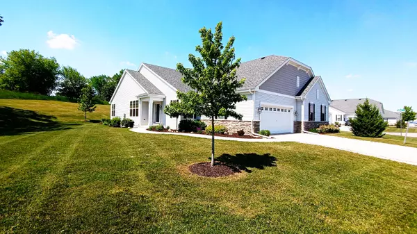 N54W35304 Coastal Ave, Oconomowoc, WI 53066