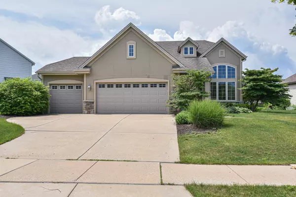 10347 S Monardy Ln, Oak Creek, WI 53154