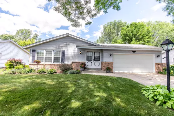 2230 E Poplar Ave, Oak Creek, WI 53154