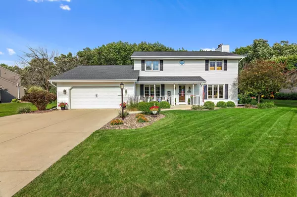 W164N10282 Clover Hill Ln, Germantown, WI 53022