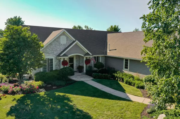 W274N8775 Meadow Ridge Dr, Lisbon, WI 53029