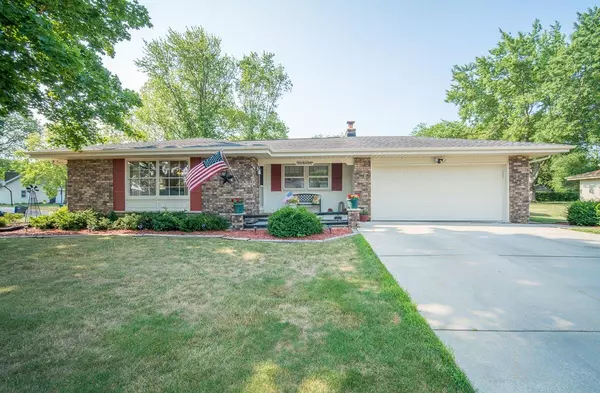 14875 W Glenora Ave, New Berlin, WI 53151