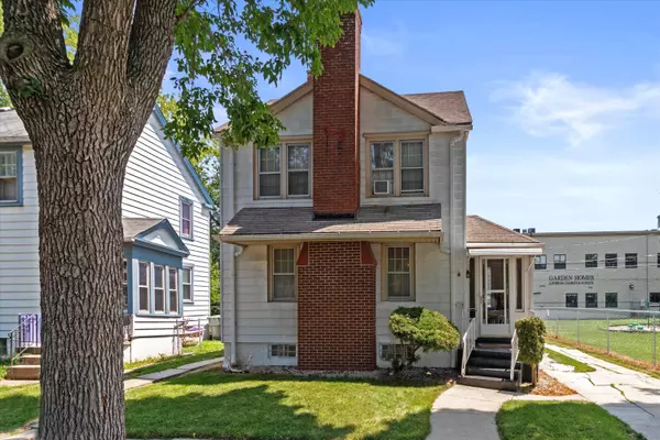 4334 N 25th St, Milwaukee, WI 53209