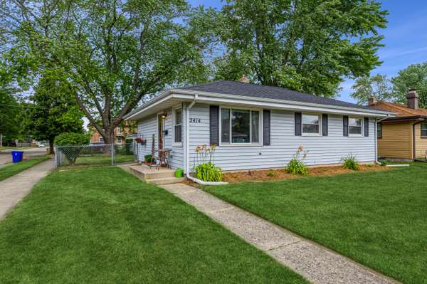 2414 82nd St, Kenosha, WI 53143