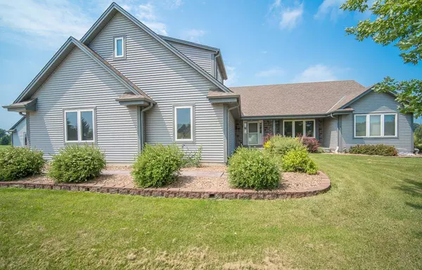 4662 Elk Ct, Richfield, WI 53033