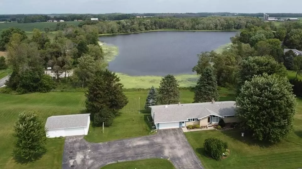 8014 Carstens Lake Rd, Newton, WI 54220