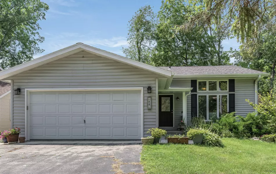 14 Garfield Pkwy, Williams Bay, WI 53191