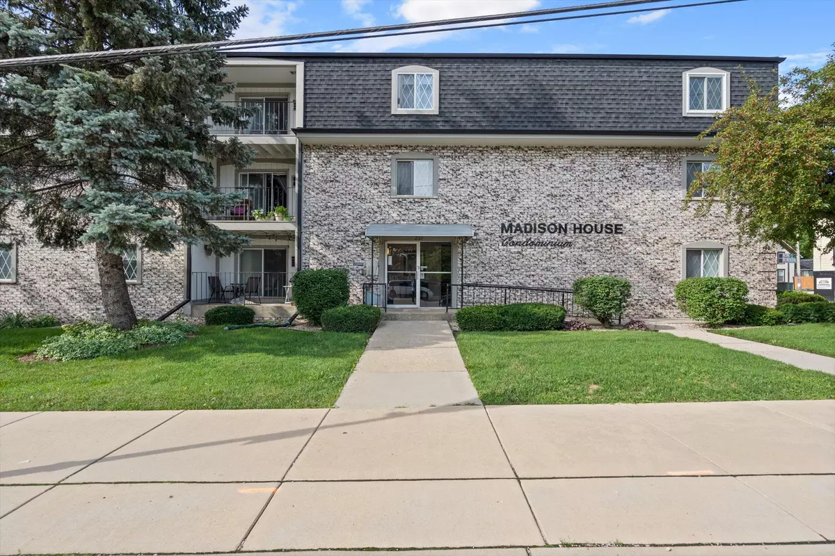 Waukesha, WI 53188,237 Madison St Unit 60