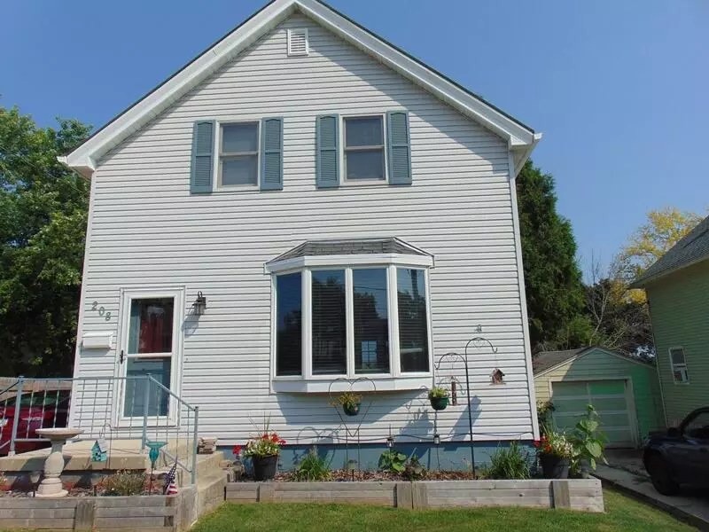 208 Poplar St, Sheboygan Falls, WI 53085