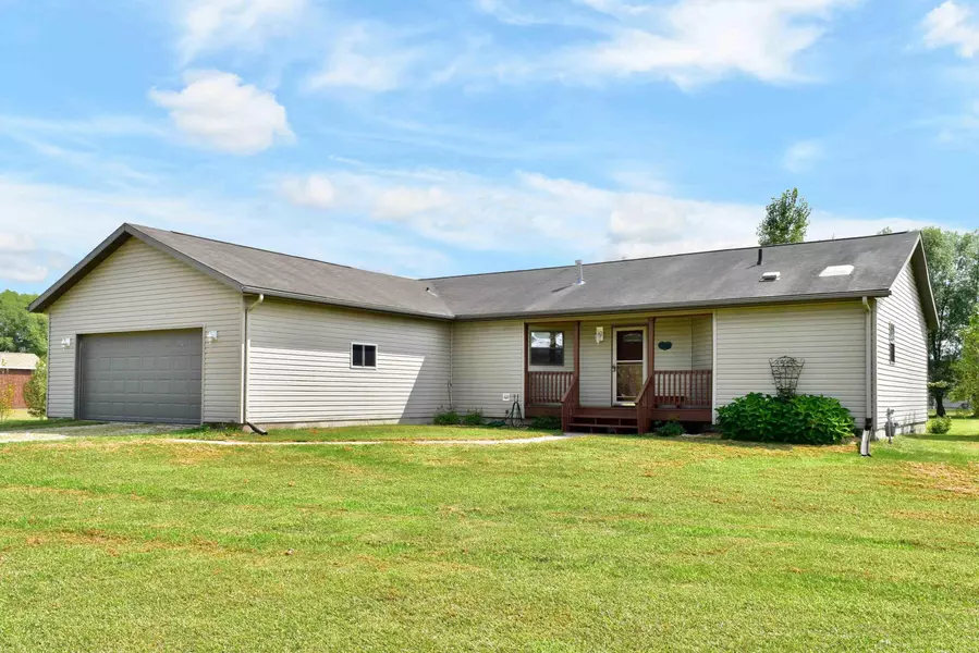 W21001 Deer Run Ln, Galesville, WI 54630