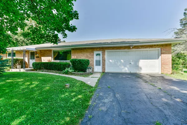 N59W15984 Cheryln Dr, Menomonee Falls, WI 53051