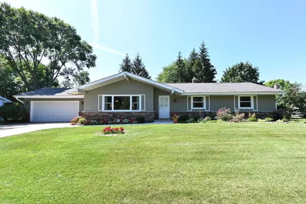 9055 N Goldendale Dr,  Brown Deer,  WI 53223